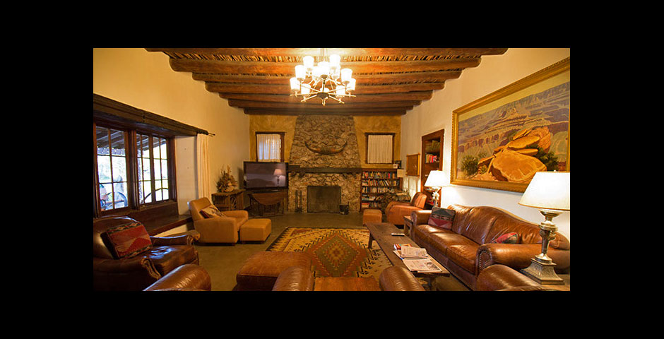 Interior Tanque Verde Ranch Living room