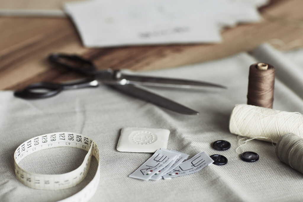 Tailoring tools and ALE labels in Alessandro Albanese's workshop