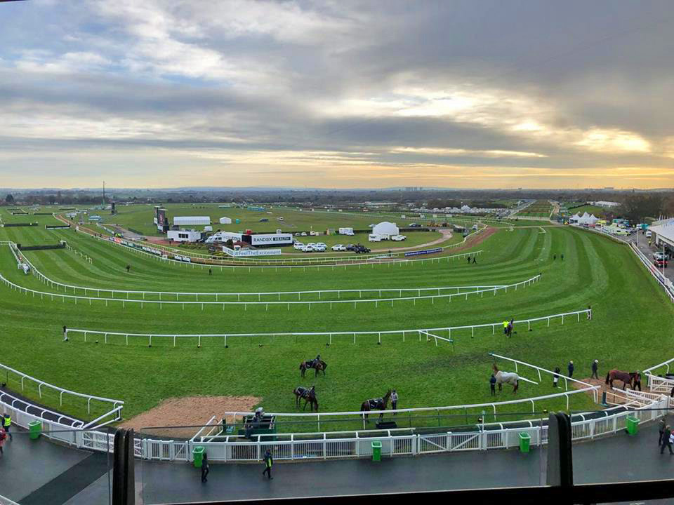 A Guide To Britain s Famous Racecourses Equestrian Living